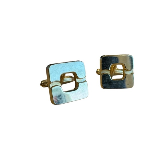 Nina Ricci Gold Square Cufflinks - Picture 2 of 3